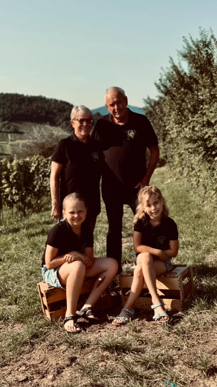 Maria und Franz Koob mit Hannah und Marie